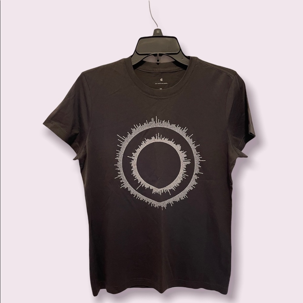 Apple Tee Shirt Size WL woman’s large